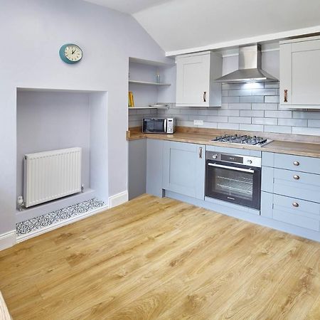 Host & Stay - Buckingham Square Хелмсли Экстерьер фото