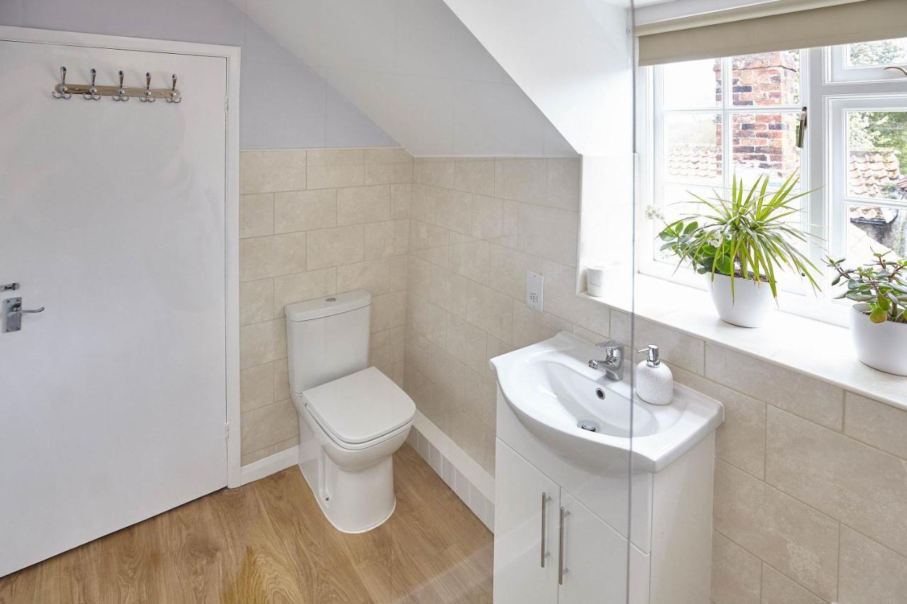 Host & Stay - Buckingham Square Хелмсли Экстерьер фото