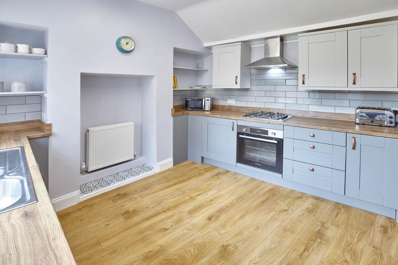 Host & Stay - Buckingham Square Хелмсли Экстерьер фото