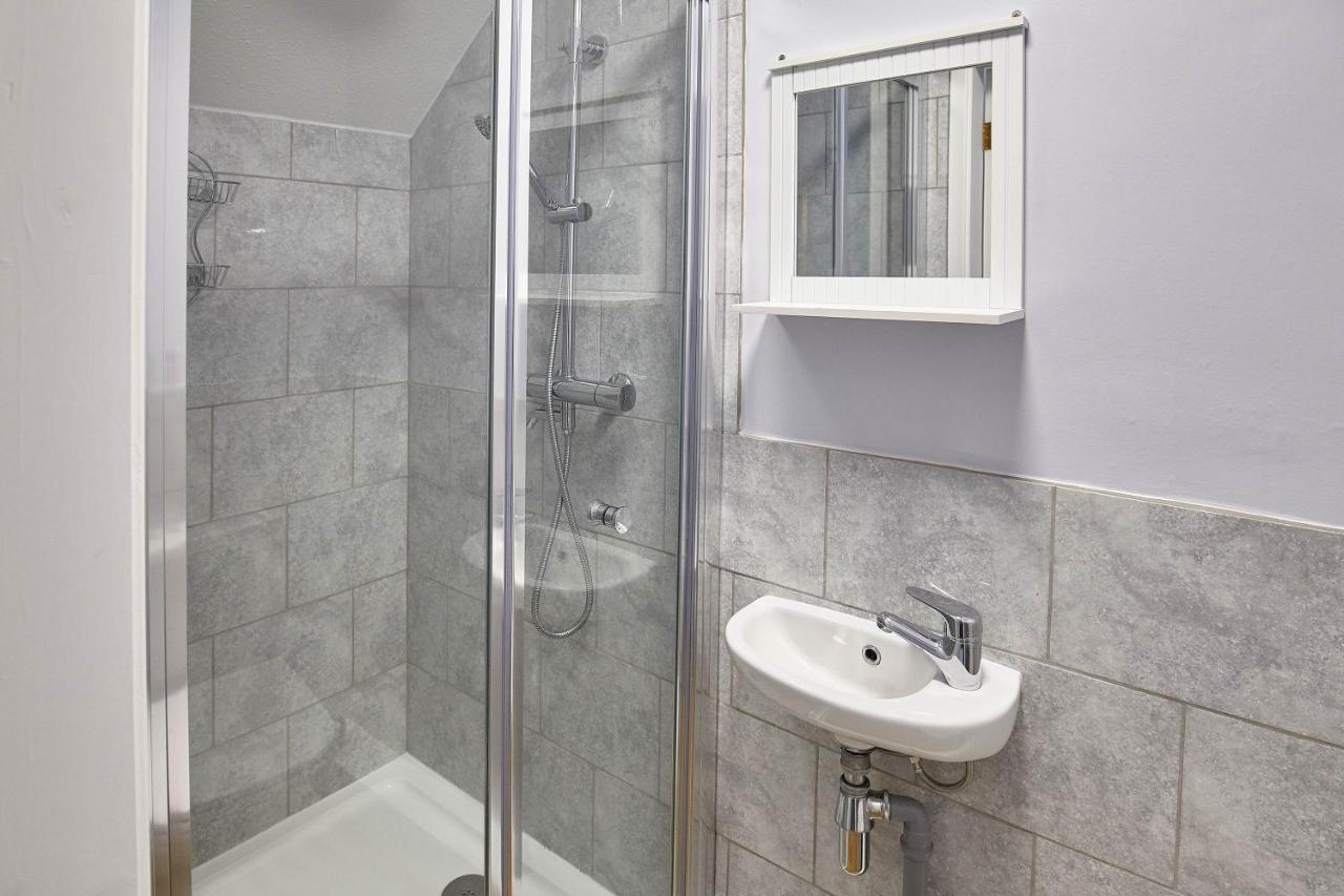 Host & Stay - Buckingham Square Хелмсли Экстерьер фото